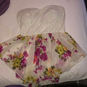 Strapless lace shirt